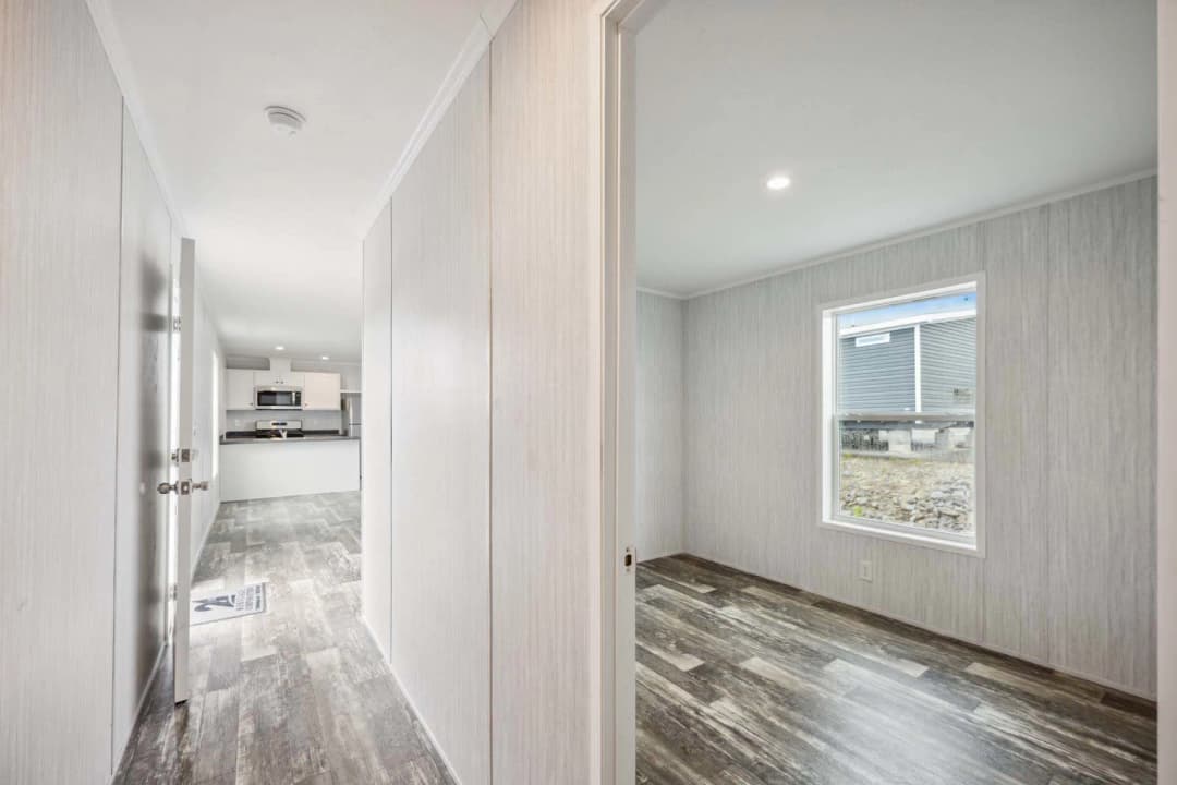 Otis 3 interior home features