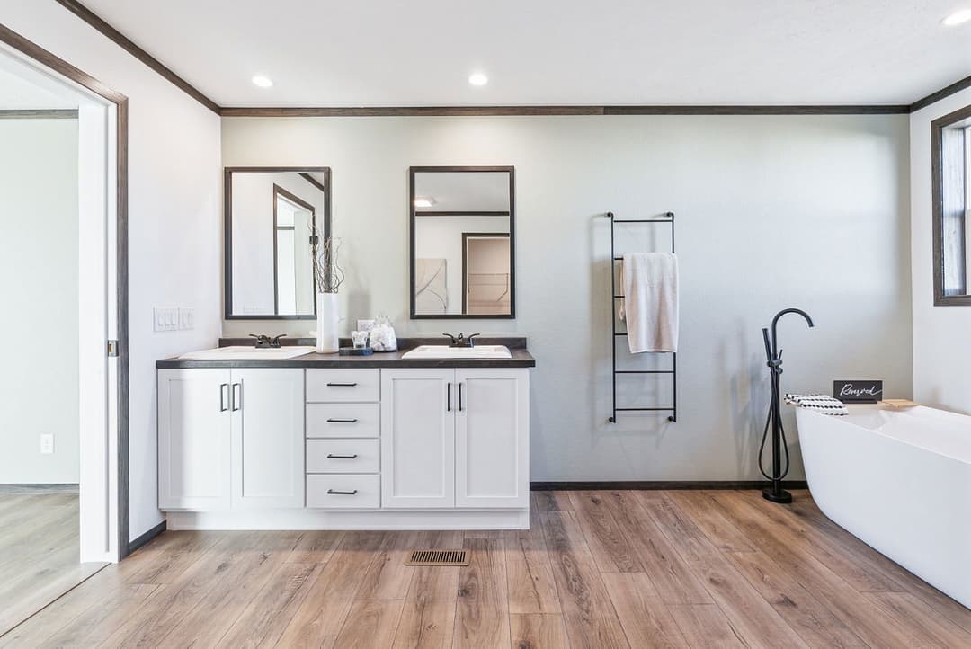 Bravery 2027 (5 bed) bathroom home features