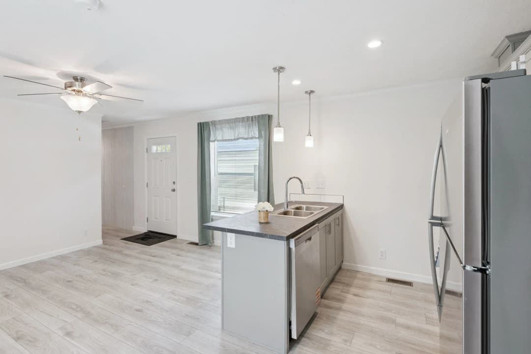 Placid 2 interior home features