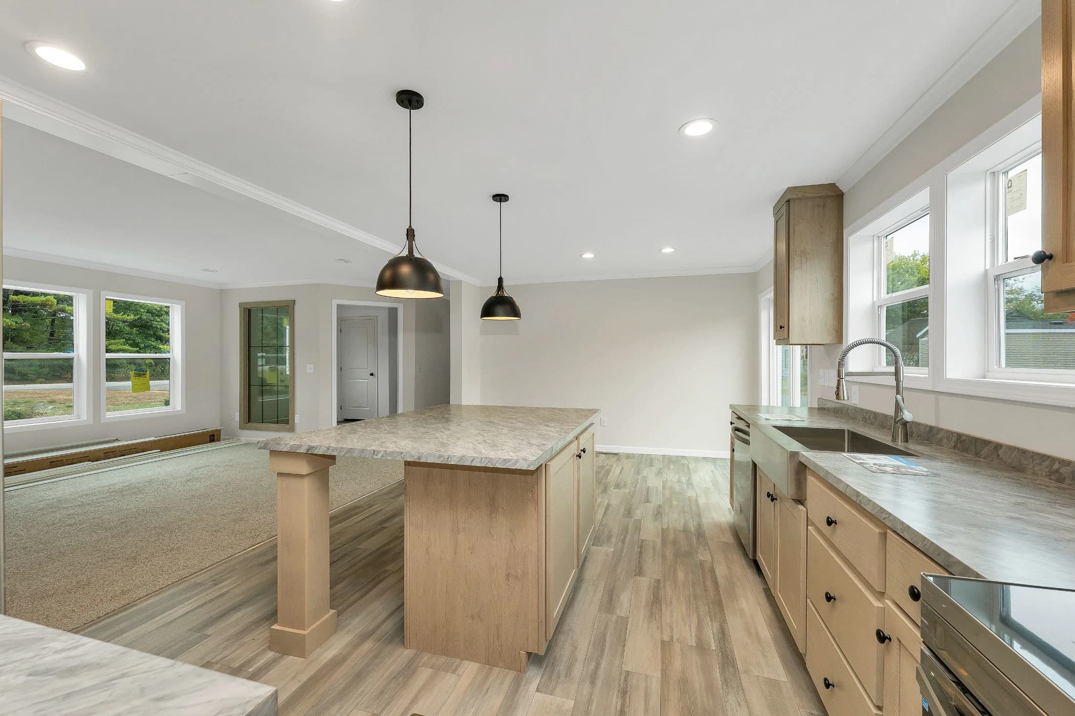 Spinel 64  home features