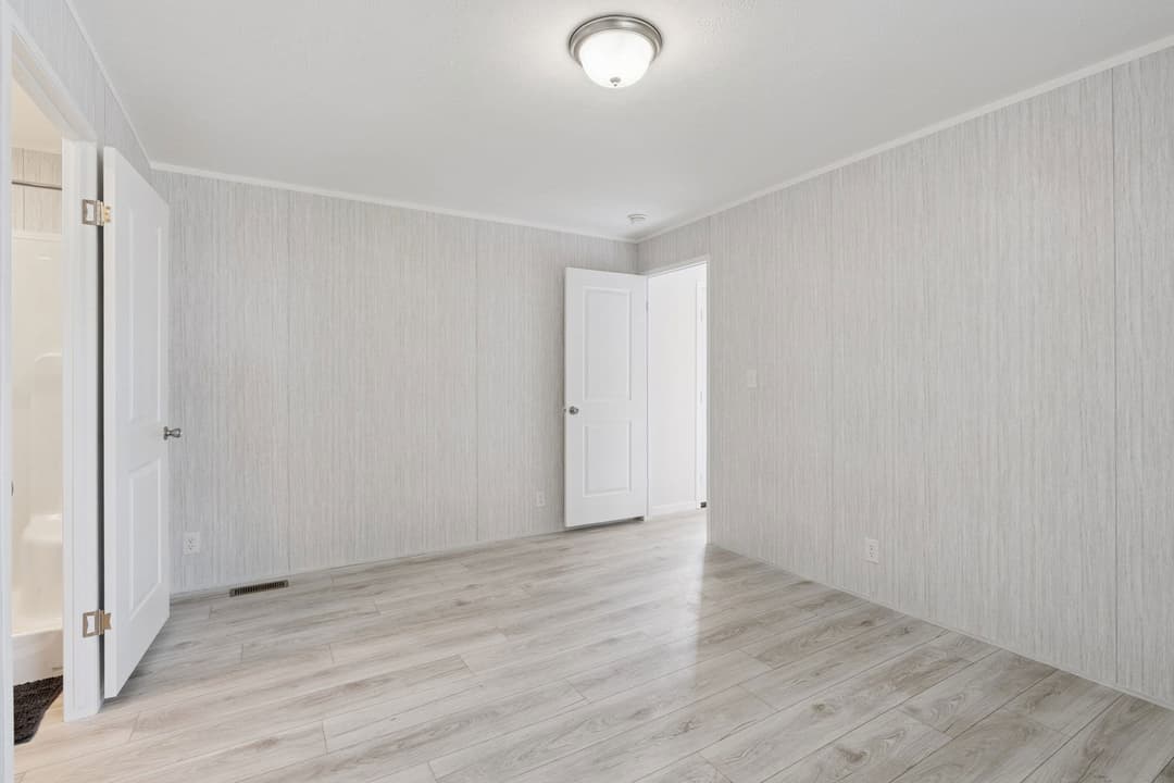 Achiever 6902 interior home features