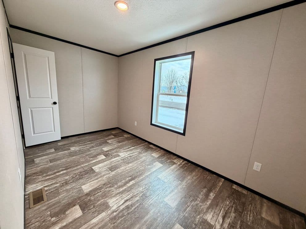 Pearl bedroom home features