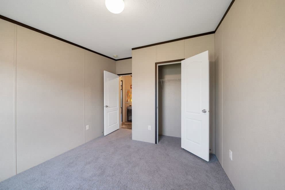 Garnet bedroom home features