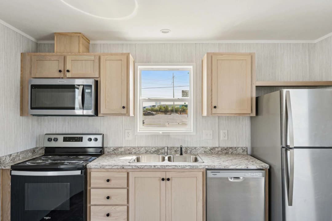 Keuka kitchen home features