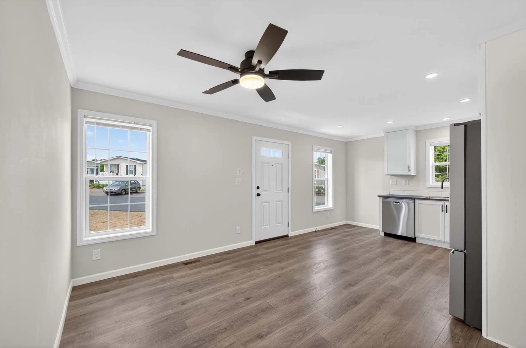 Symphony 641 interior home features