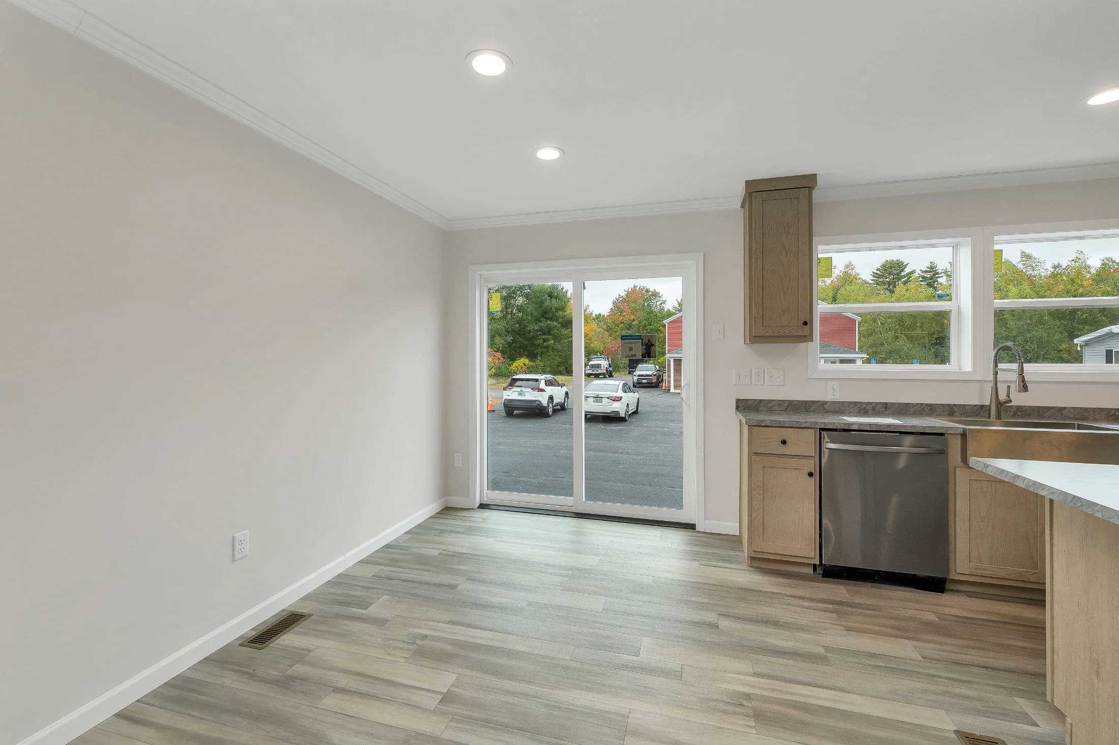 Spinel 64  home features