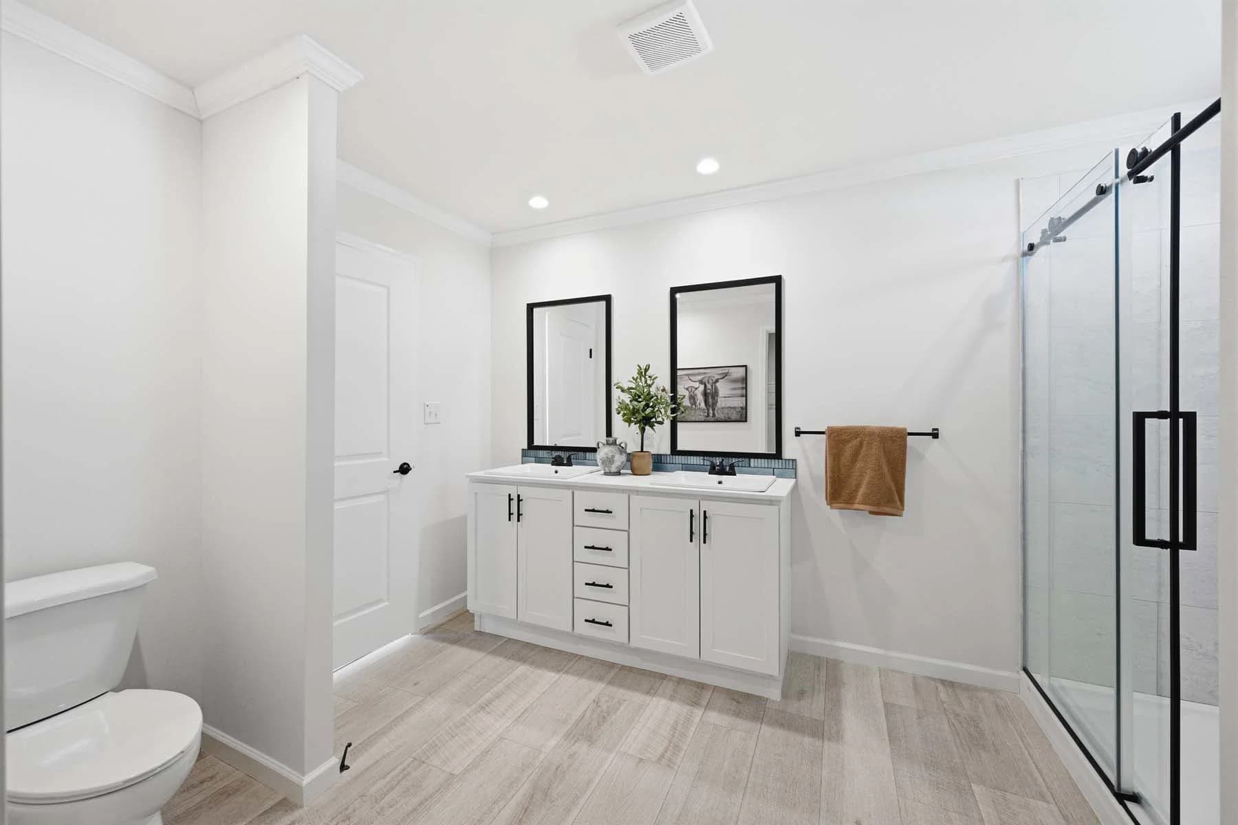 Abundance 1600 bathroom home features