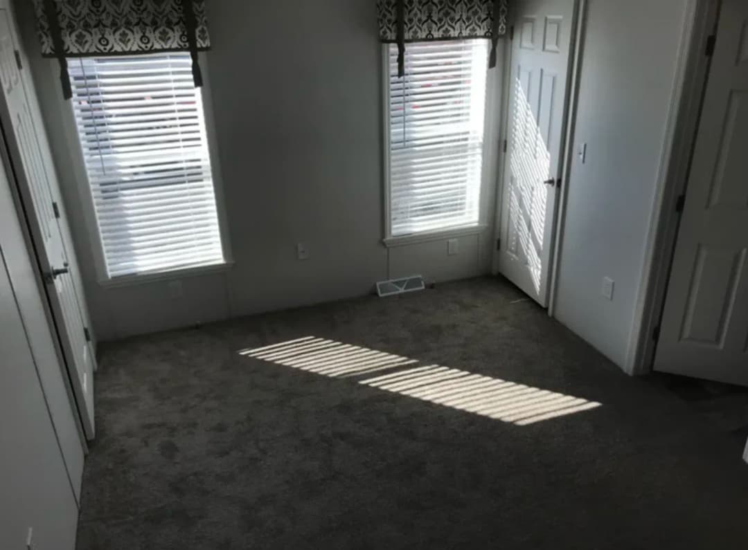 G-16-634 bedroom home features