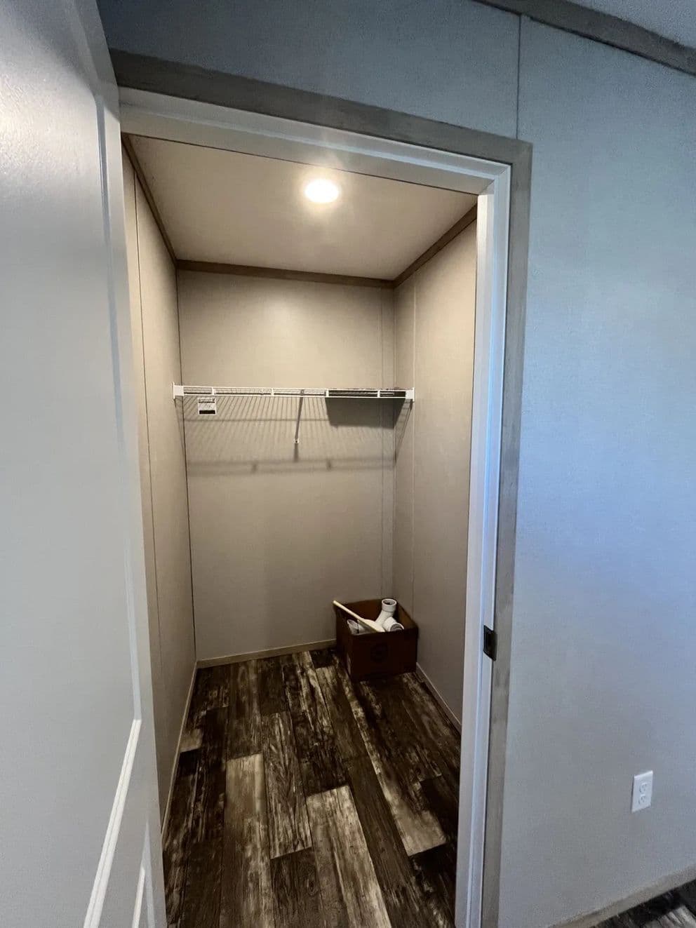 Sapphire interior home features