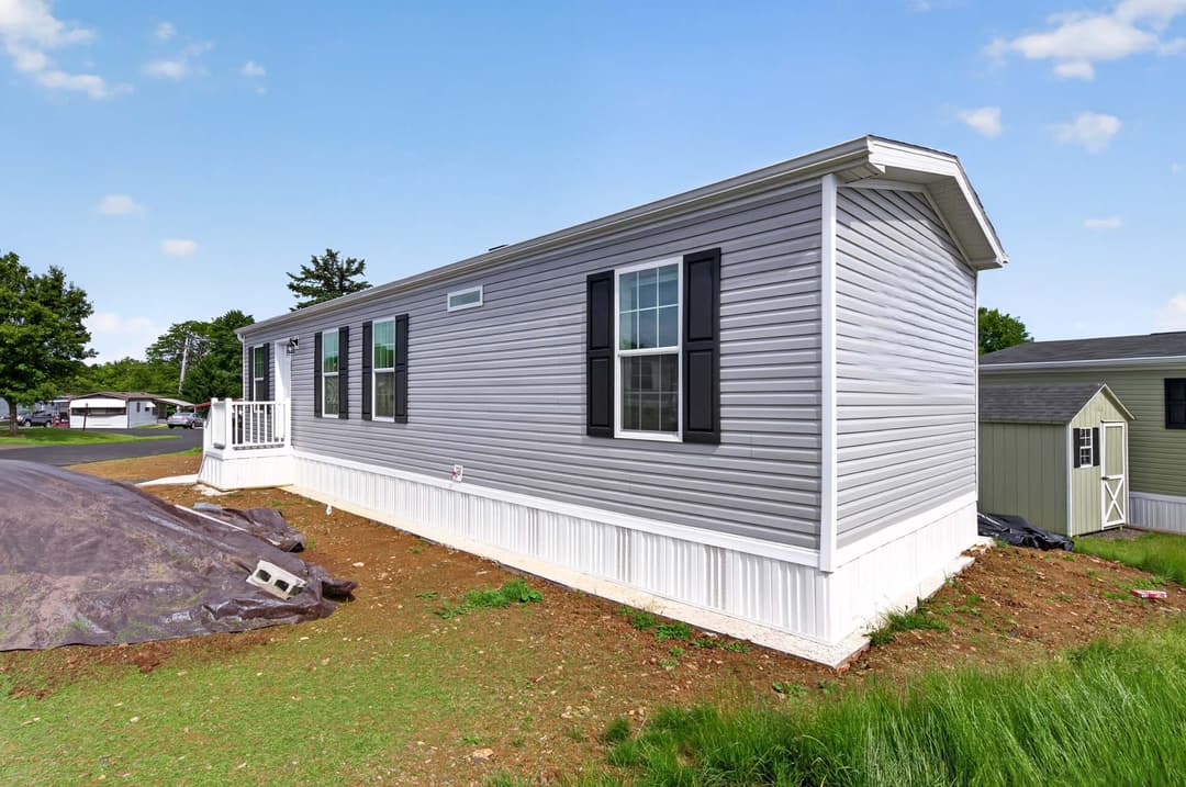 Symphony 641 elevation and exterior home features