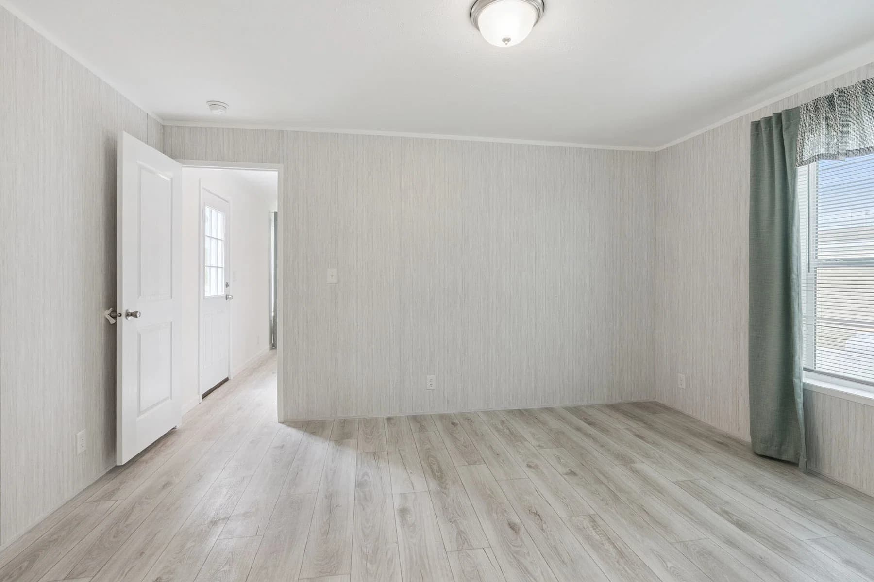 Placid 2 interior home features