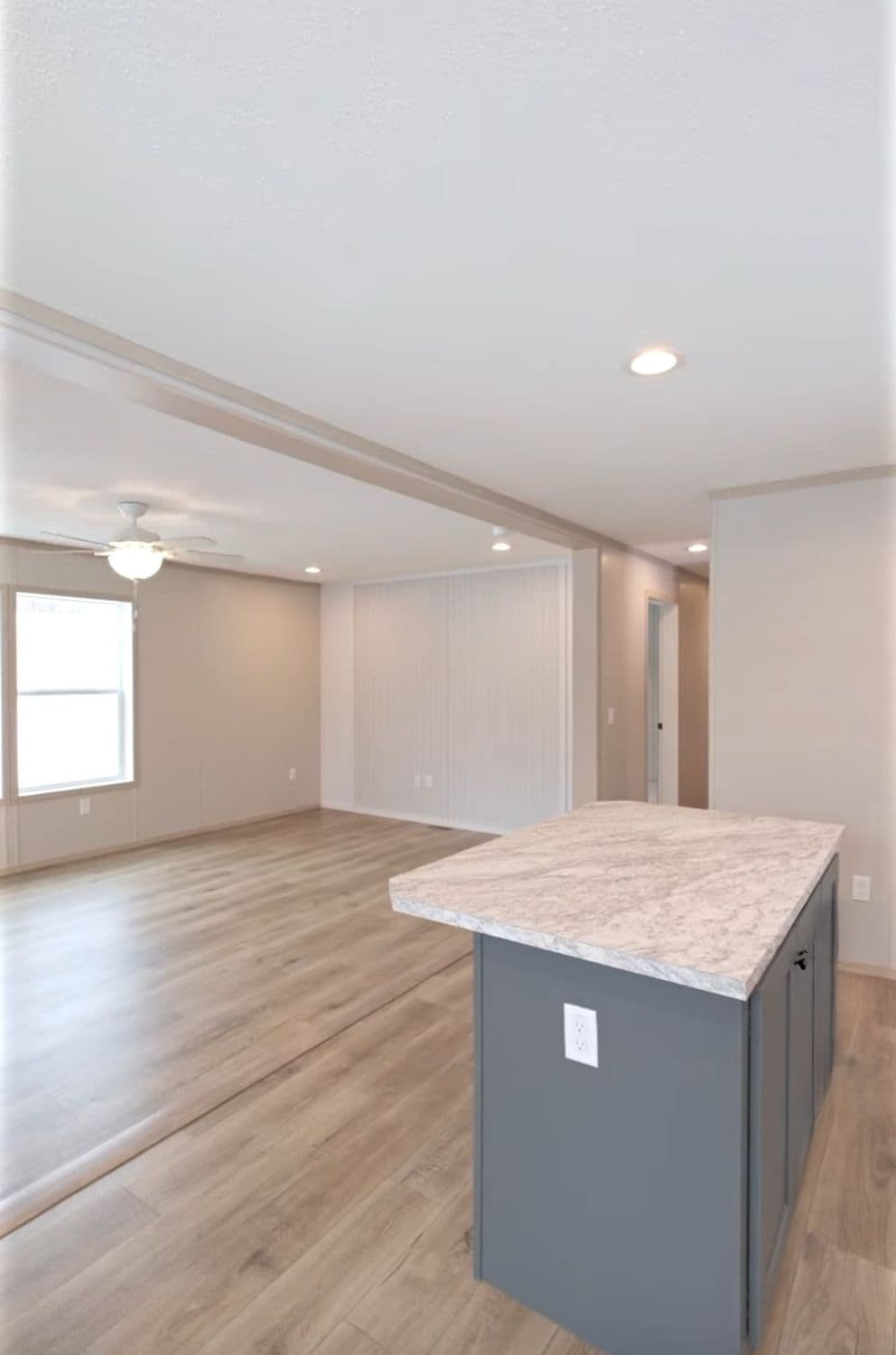 Turqouise kitchen home features