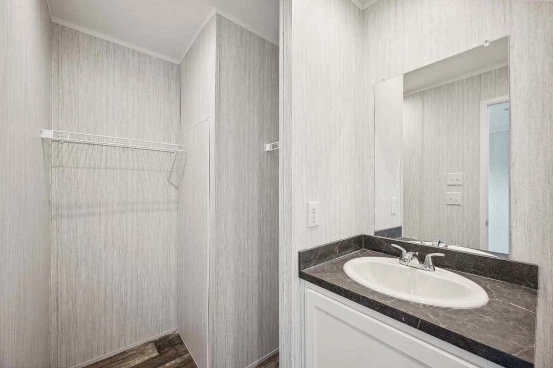 Otis 3 bathroom home features