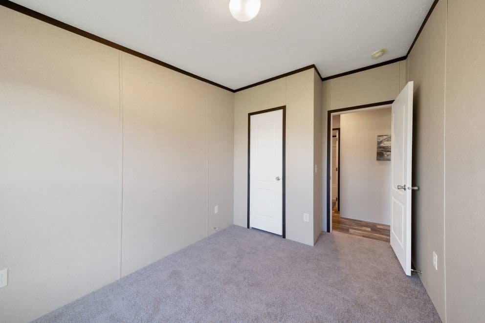 Garnet bedroom home features