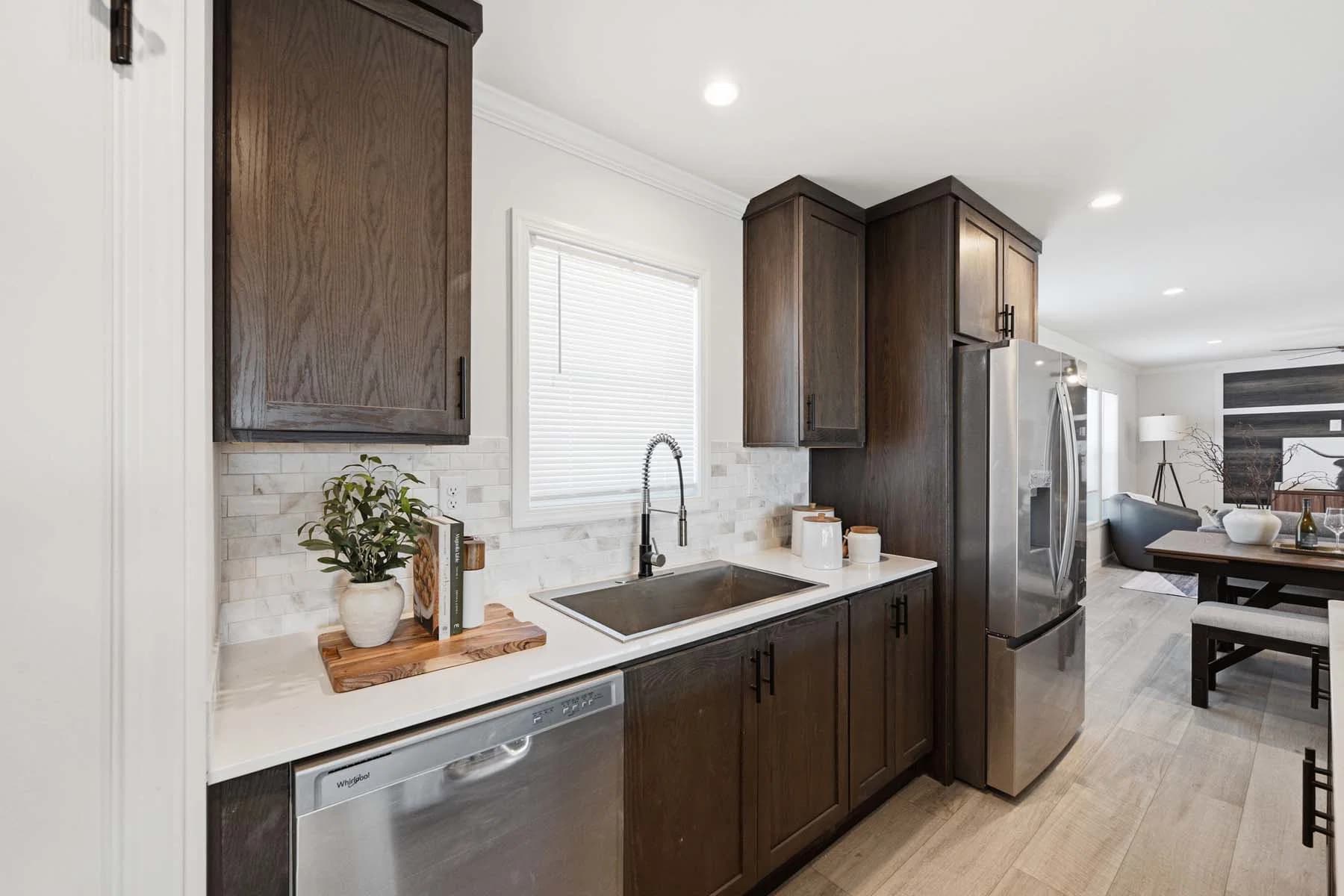 Abundance 1600 kitchen home features