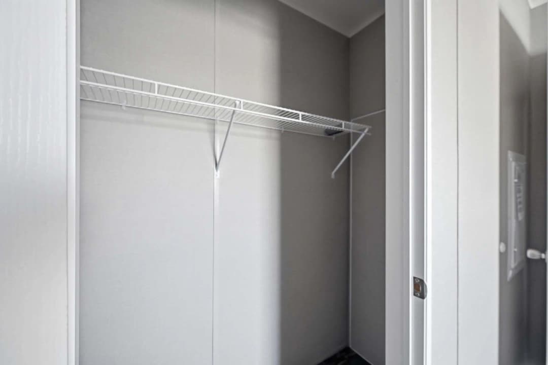 Echo interior home features
