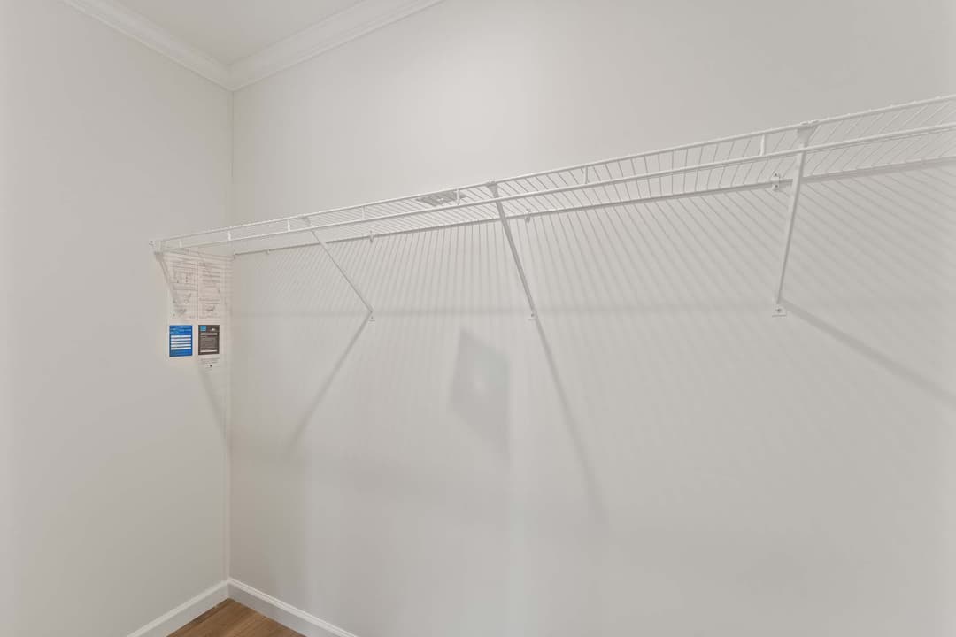 Sunlight 1493 interior home features