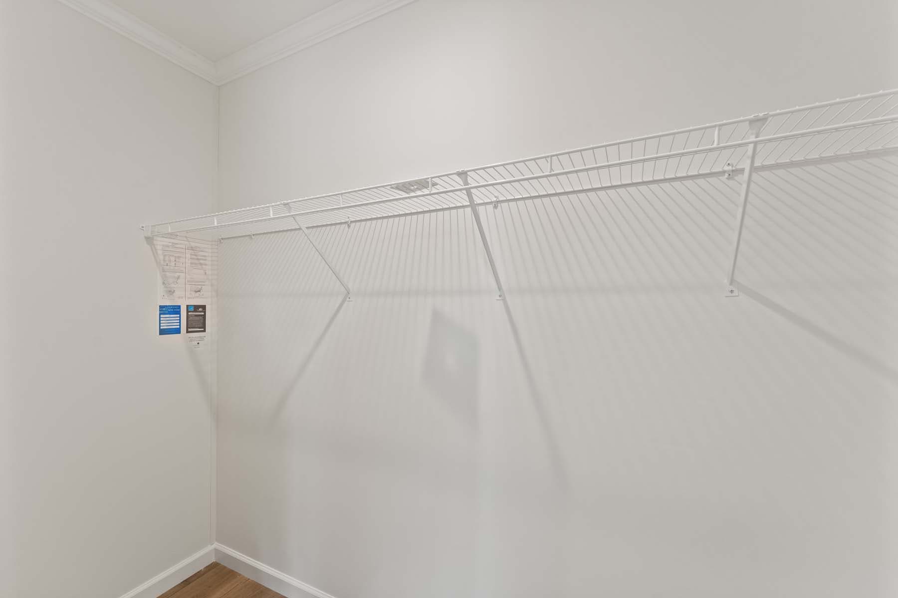 Sunlight 1493 interior home features