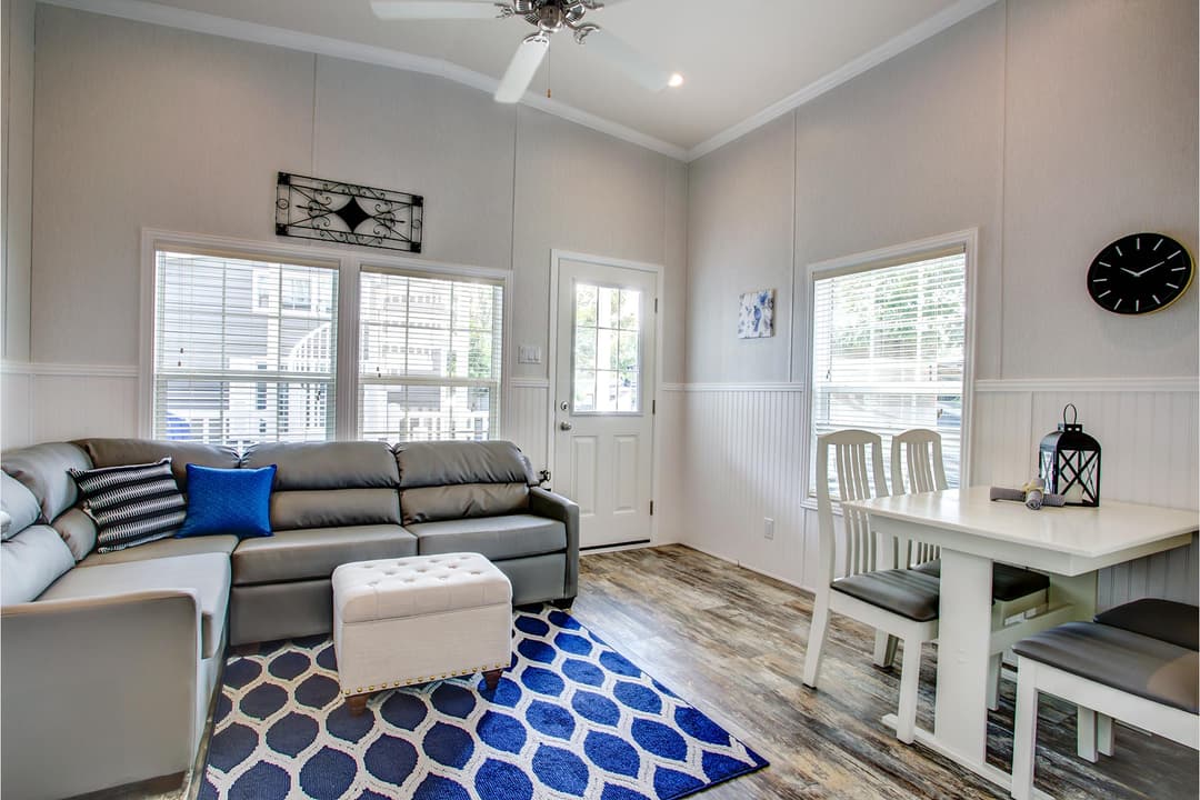 Shore park 4110l interior home features