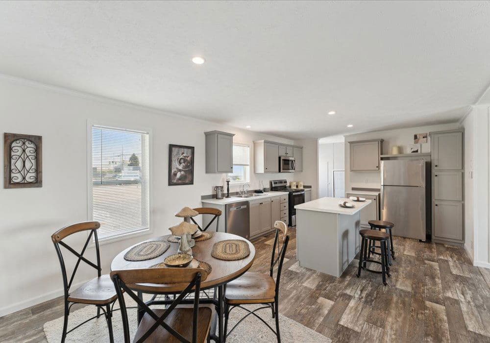 Apex 3900 interior home features