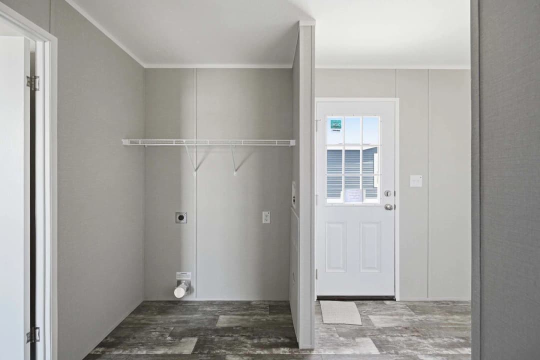 Echo interior home features