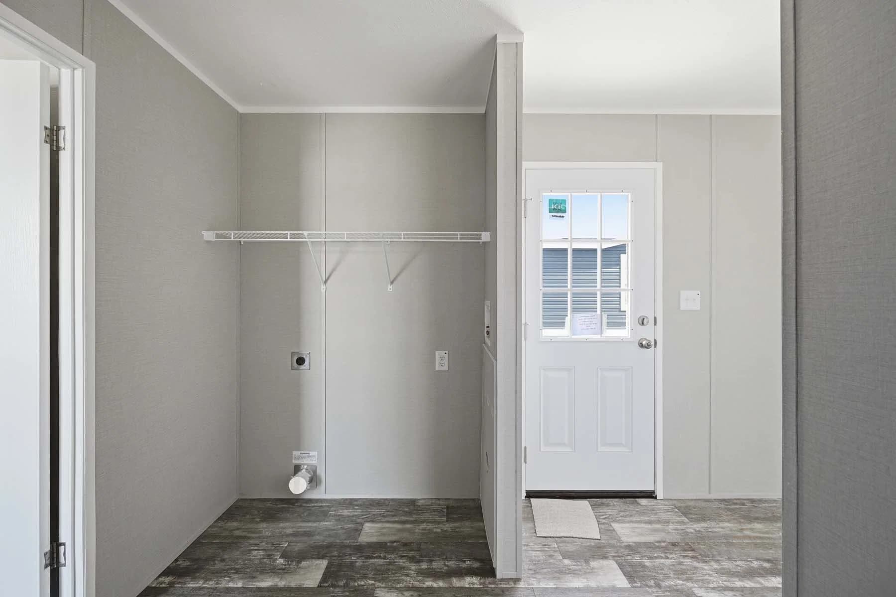 Echo interior home features