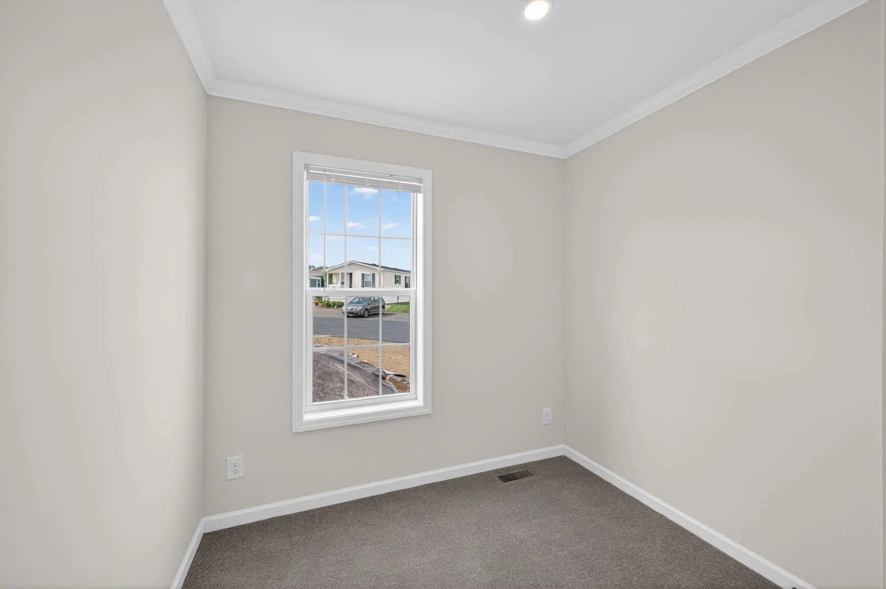 Symphony 641 bedroom home features