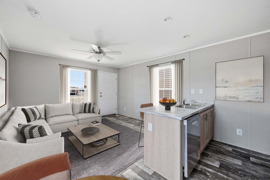 Echo interior home features