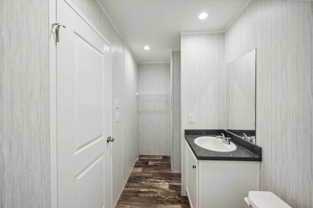 Otis 3 bathroom home features