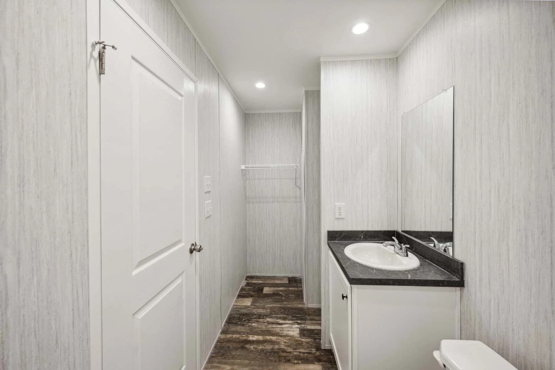 Otis 3 bathroom home features