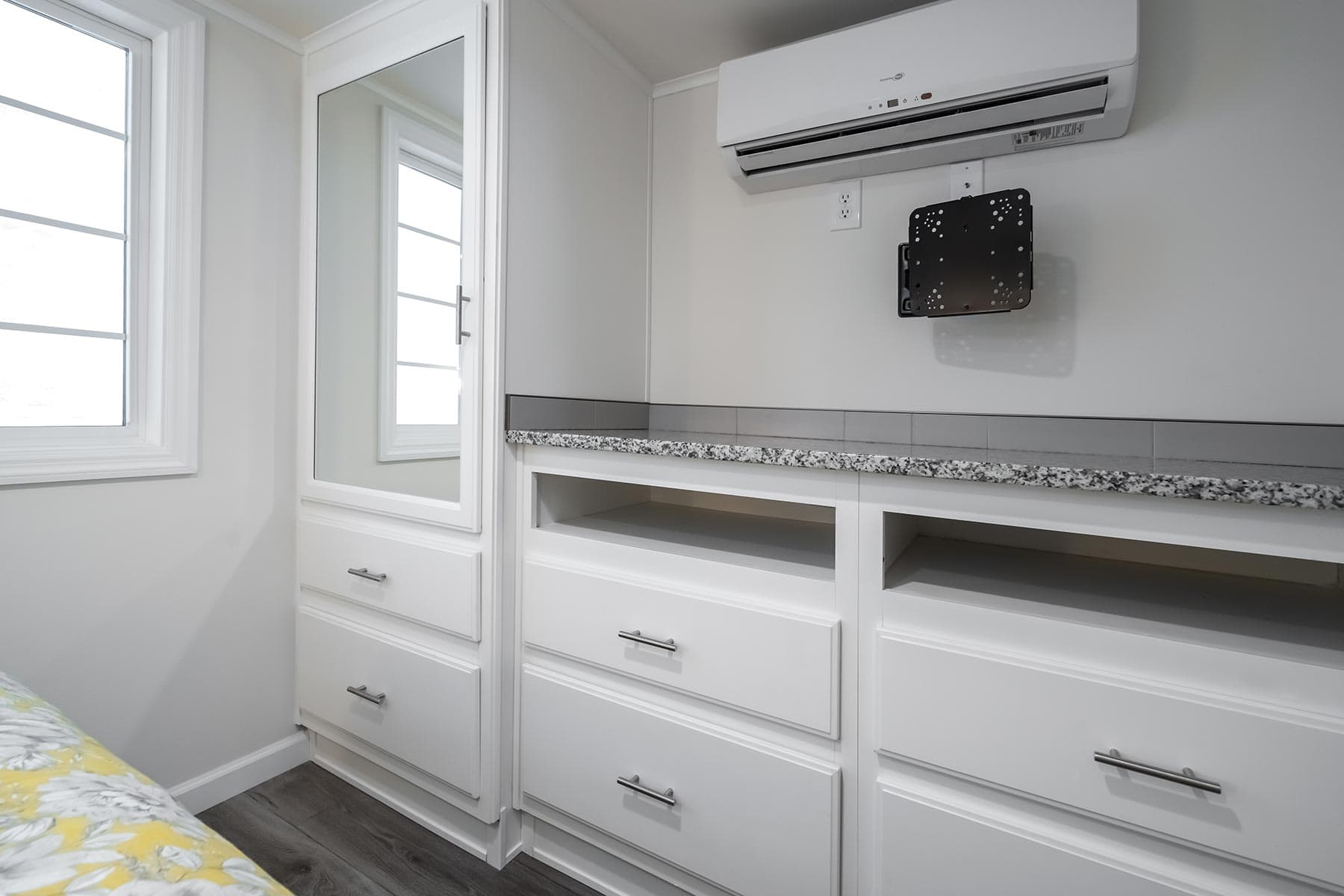 Shore park 1969sl bedroom home features