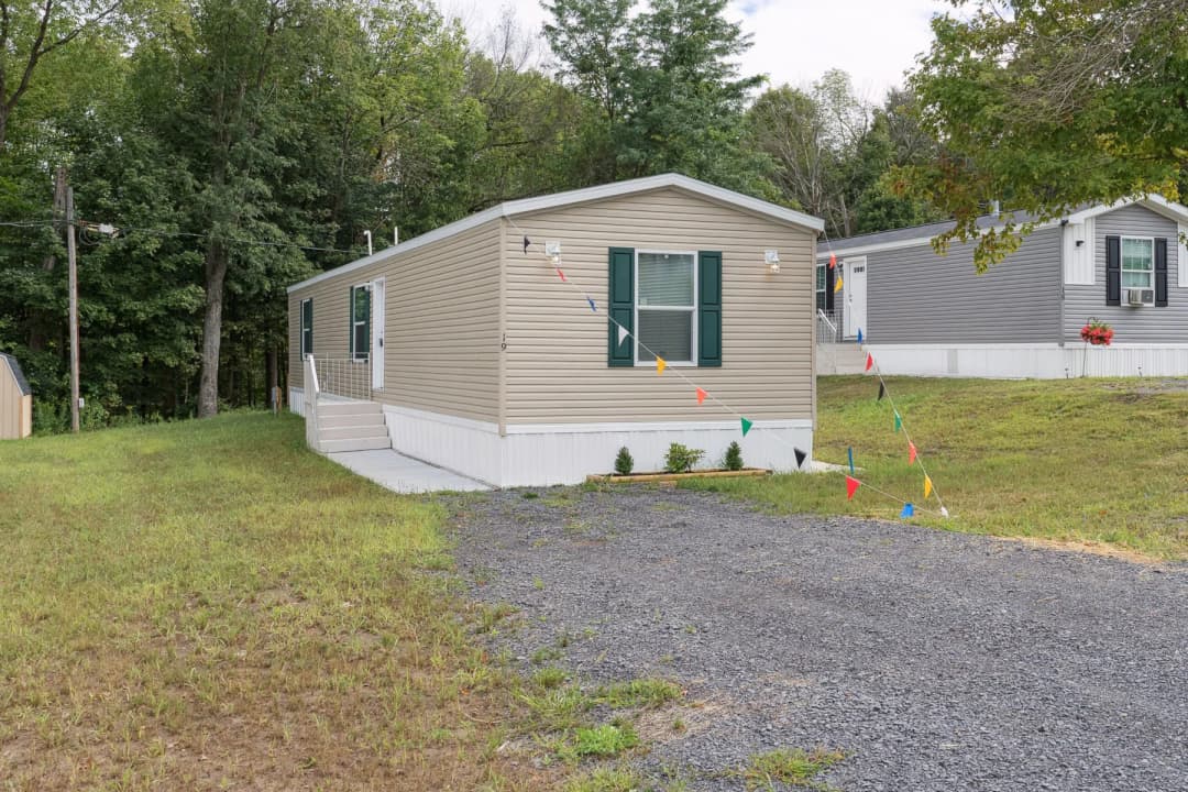 Placid 2 elevation and exterior home features