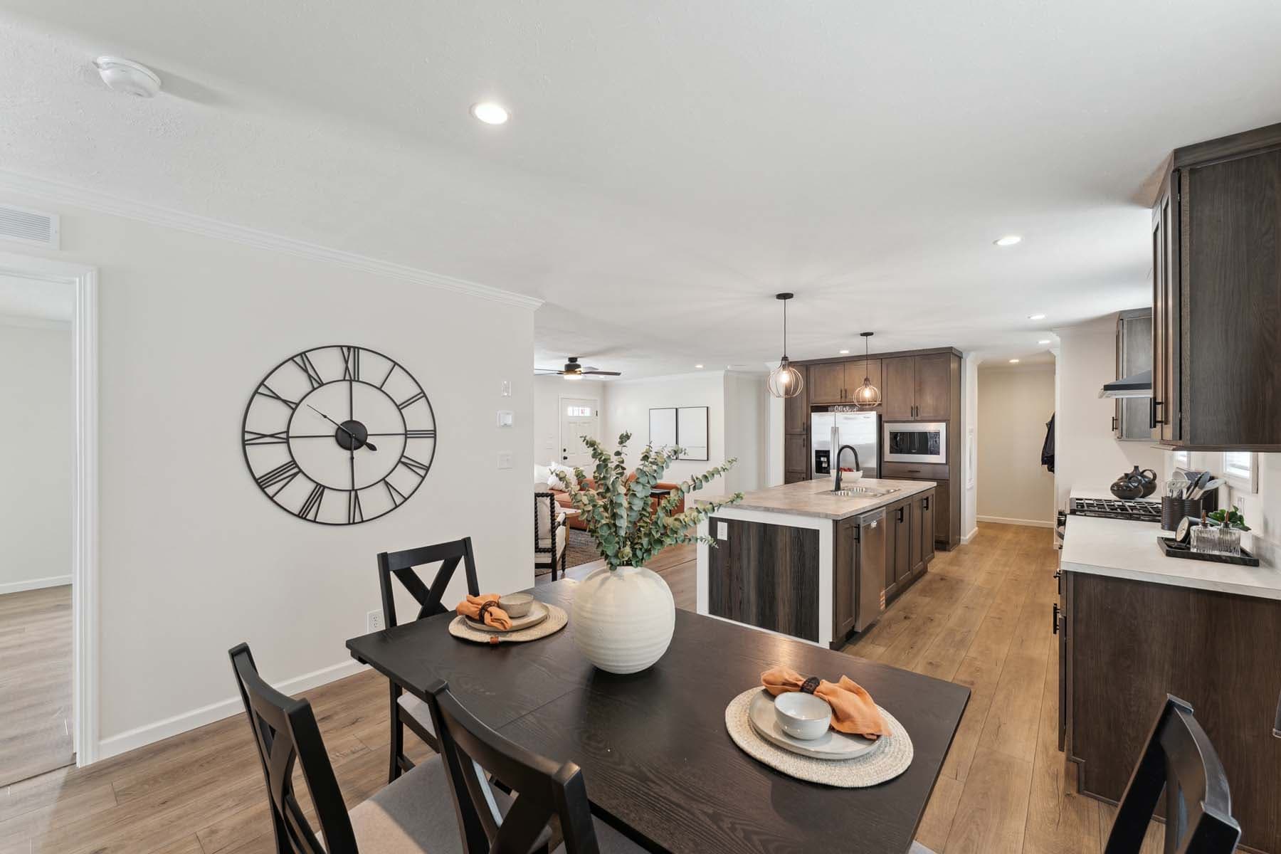 Sunlight 1493 interior home features