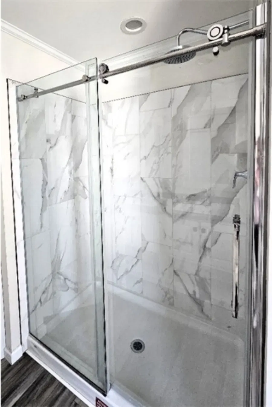 Spinel 64 bathroom home features