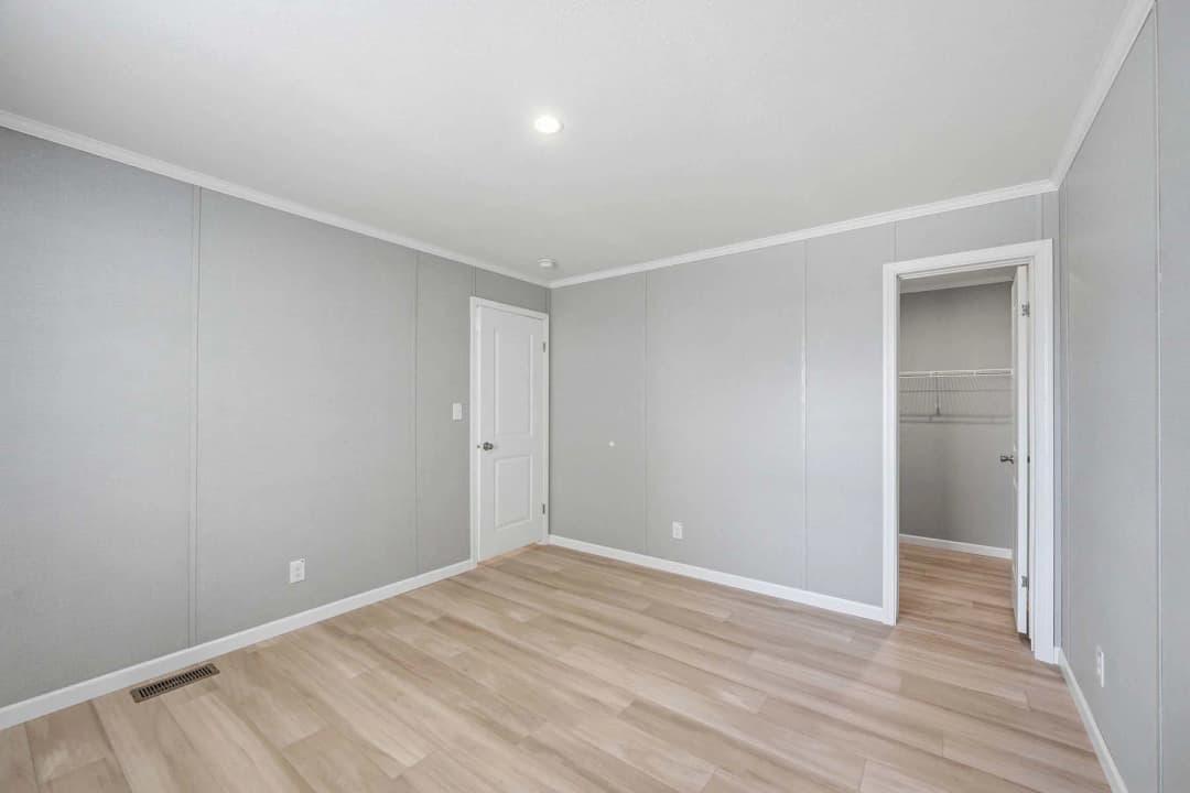 Ontario bedroom home features