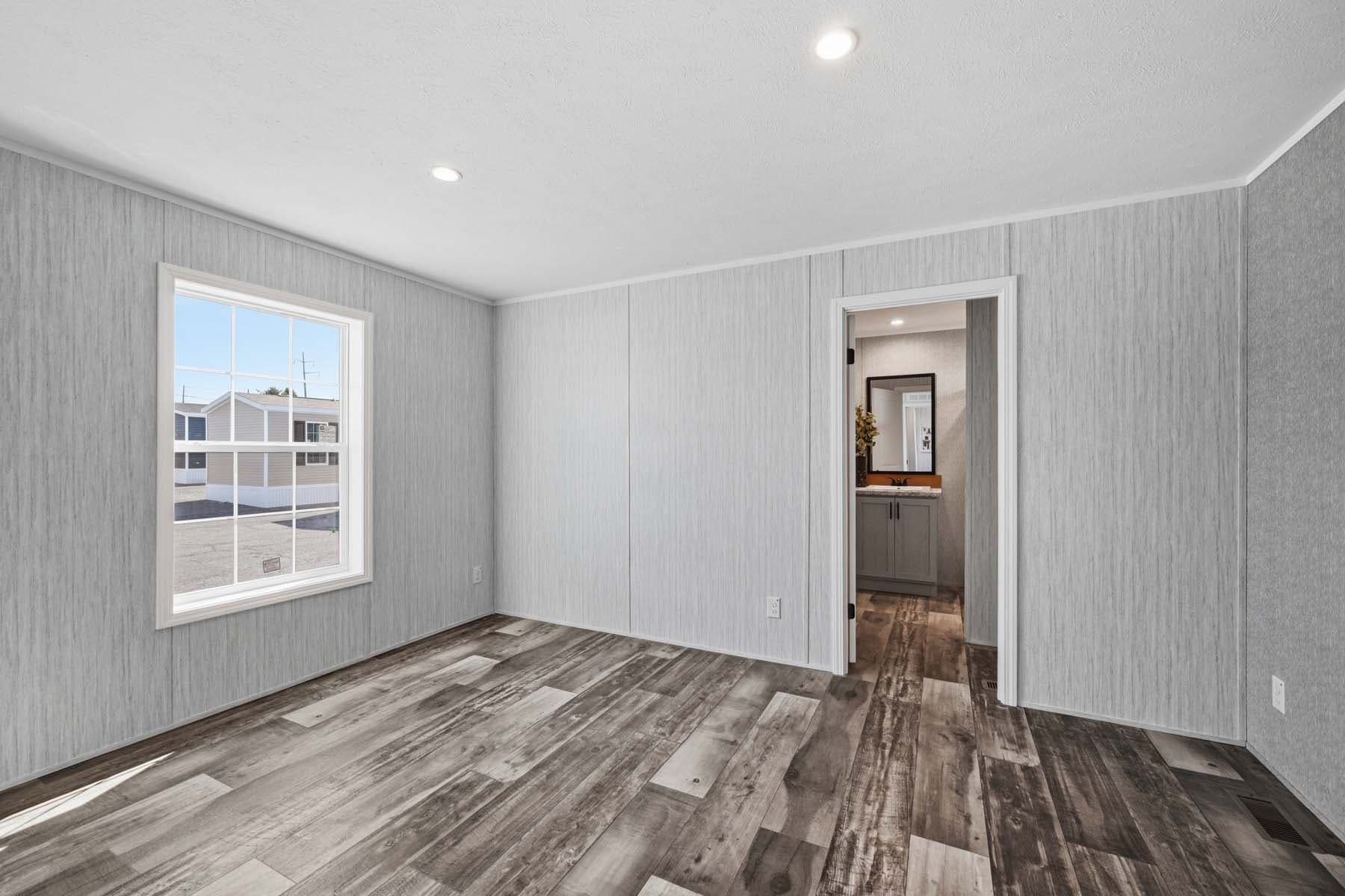 Devotion 940 bedroom home features