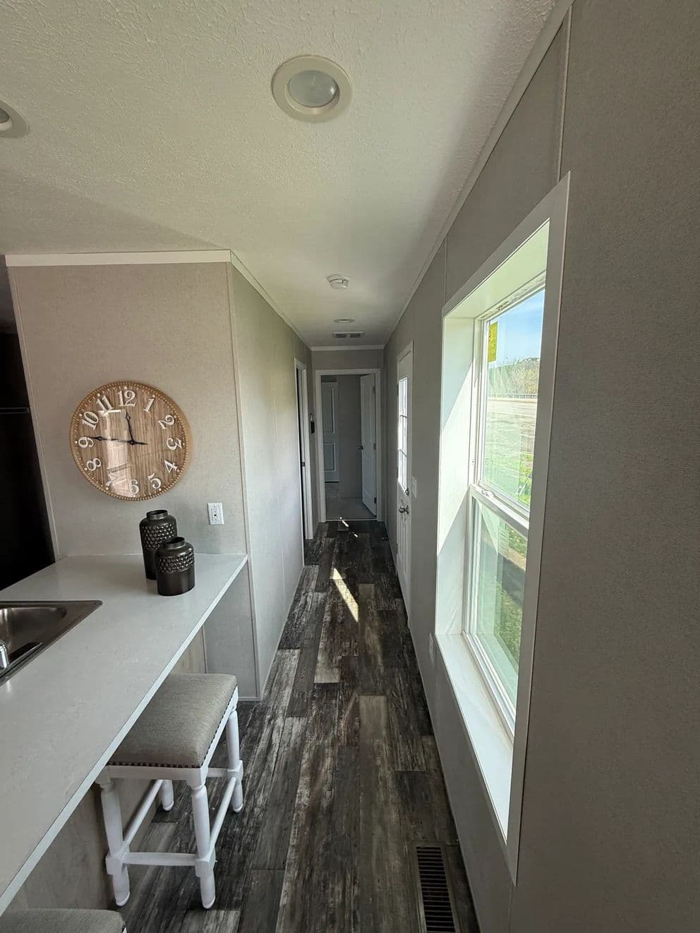 Onyx 40 kitchen home features