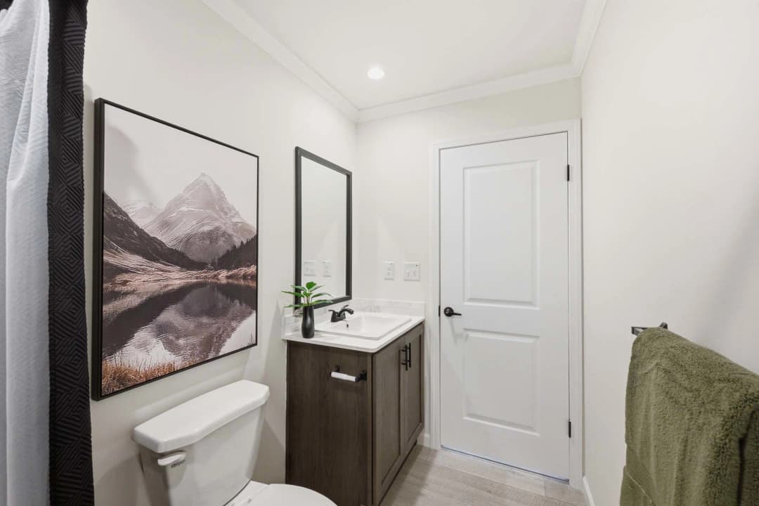 Abundance 1600 bathroom home features