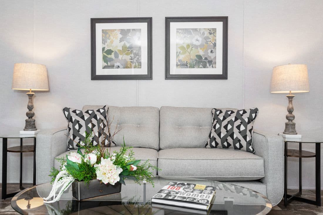 Sapphire interior home features