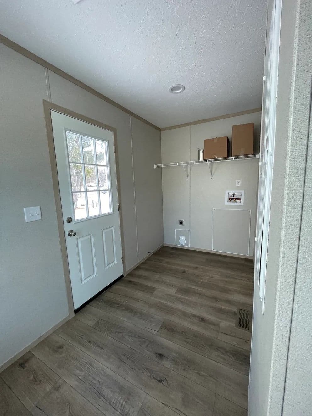 Jade 48 interior home features