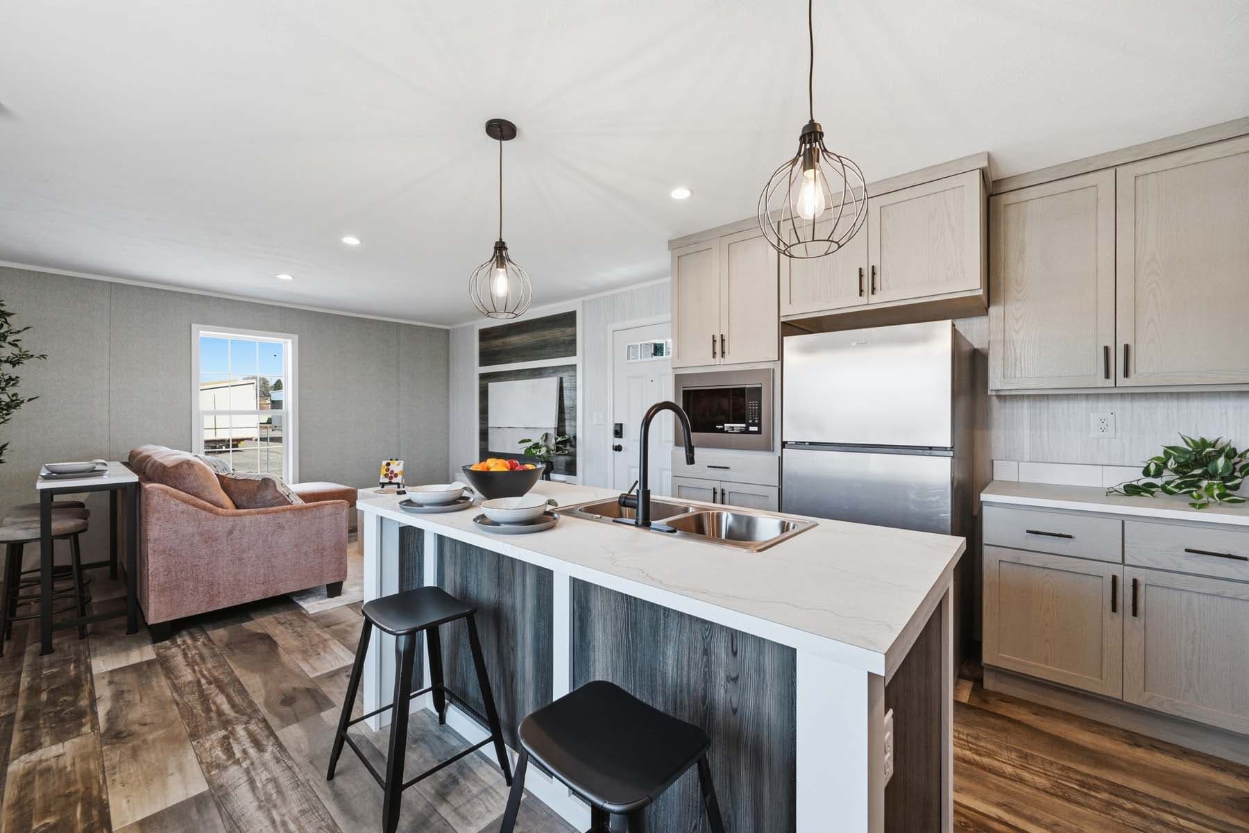 Devotion 940 kitchen home features