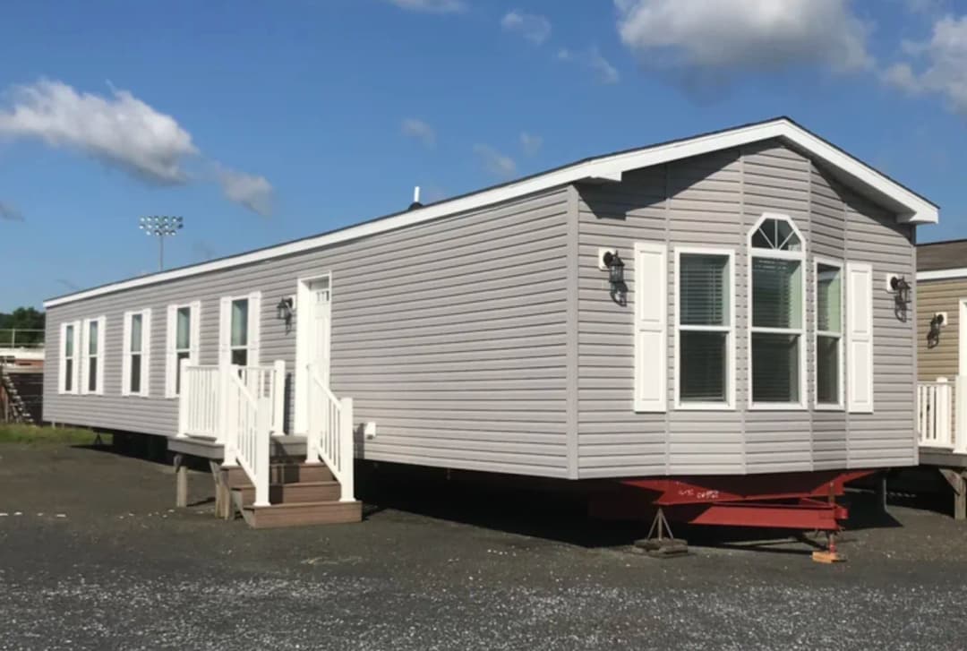 G-16-634 hero, elevation, and kitchen home features