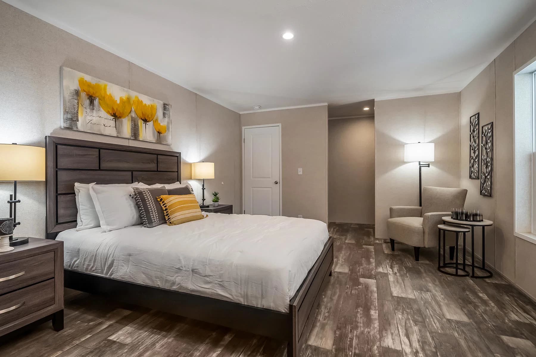 Flagstaff bedroom home features