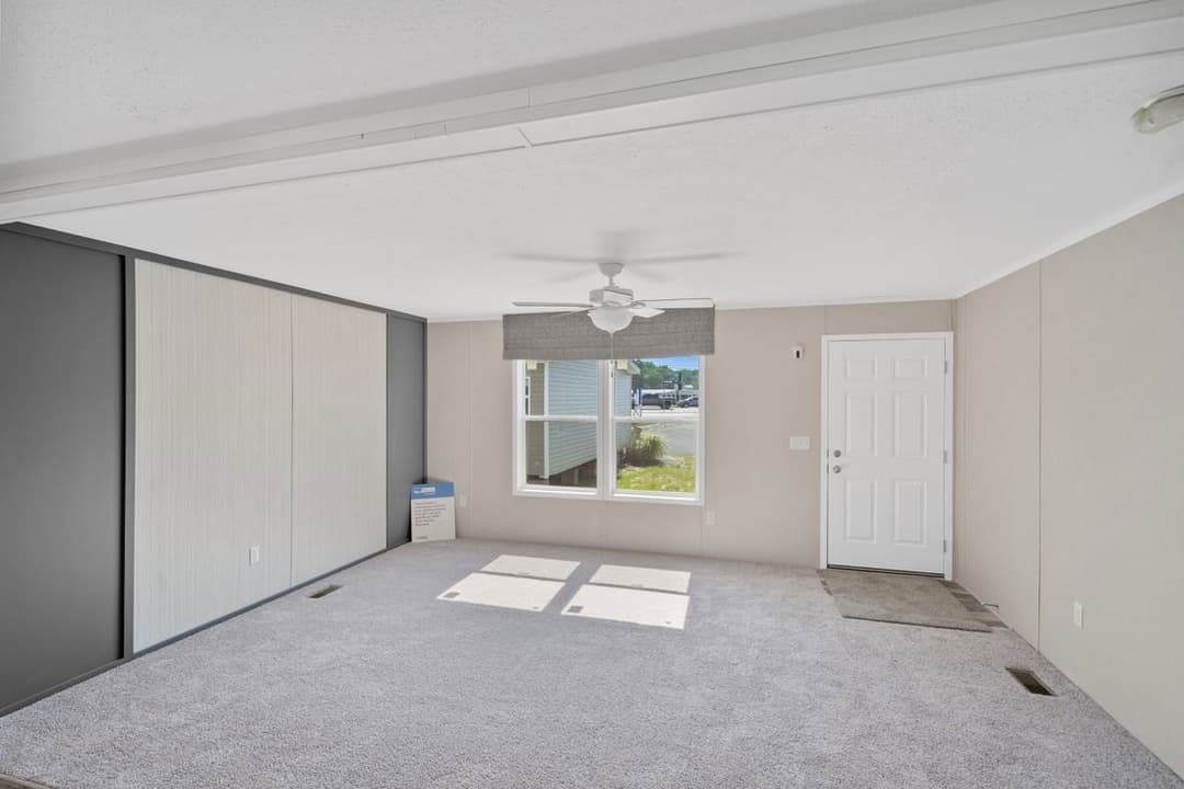 Zircon interior home features