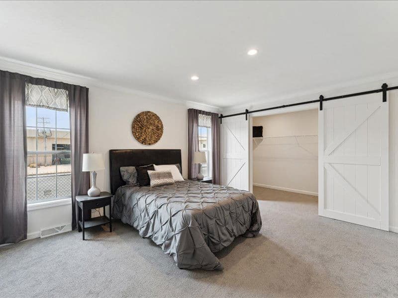 Spectra cs7301 bedroom home features