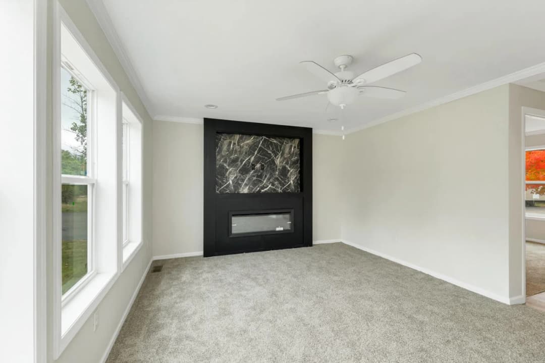 Spinel 64 interior home features