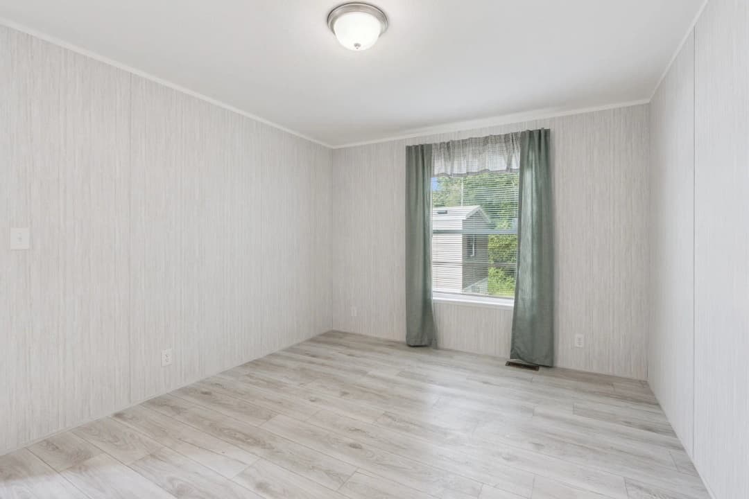 Placid 2 bedroom home features
