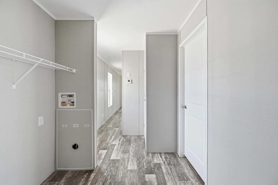 Echo interior home features