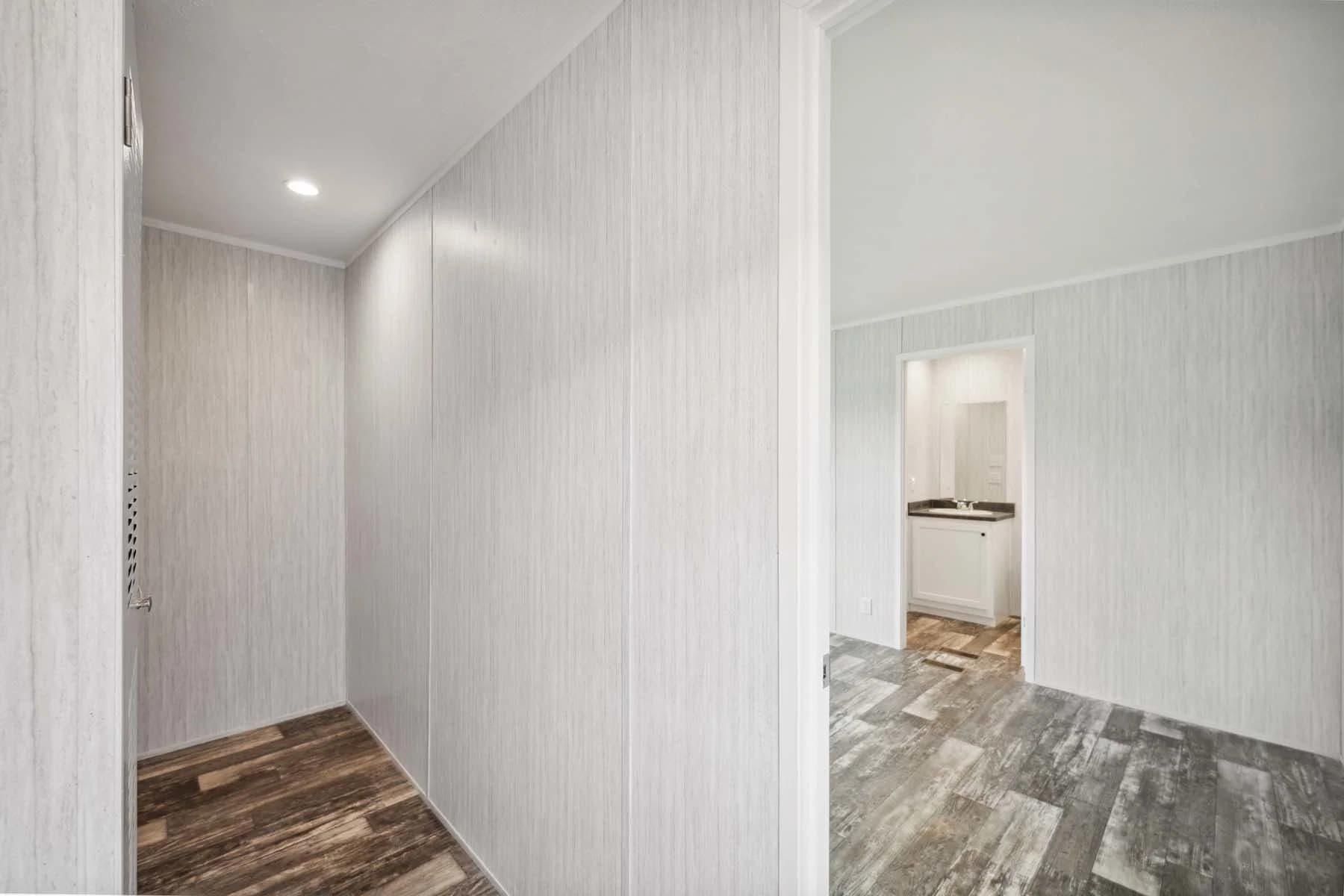 Otis 3 interior home features