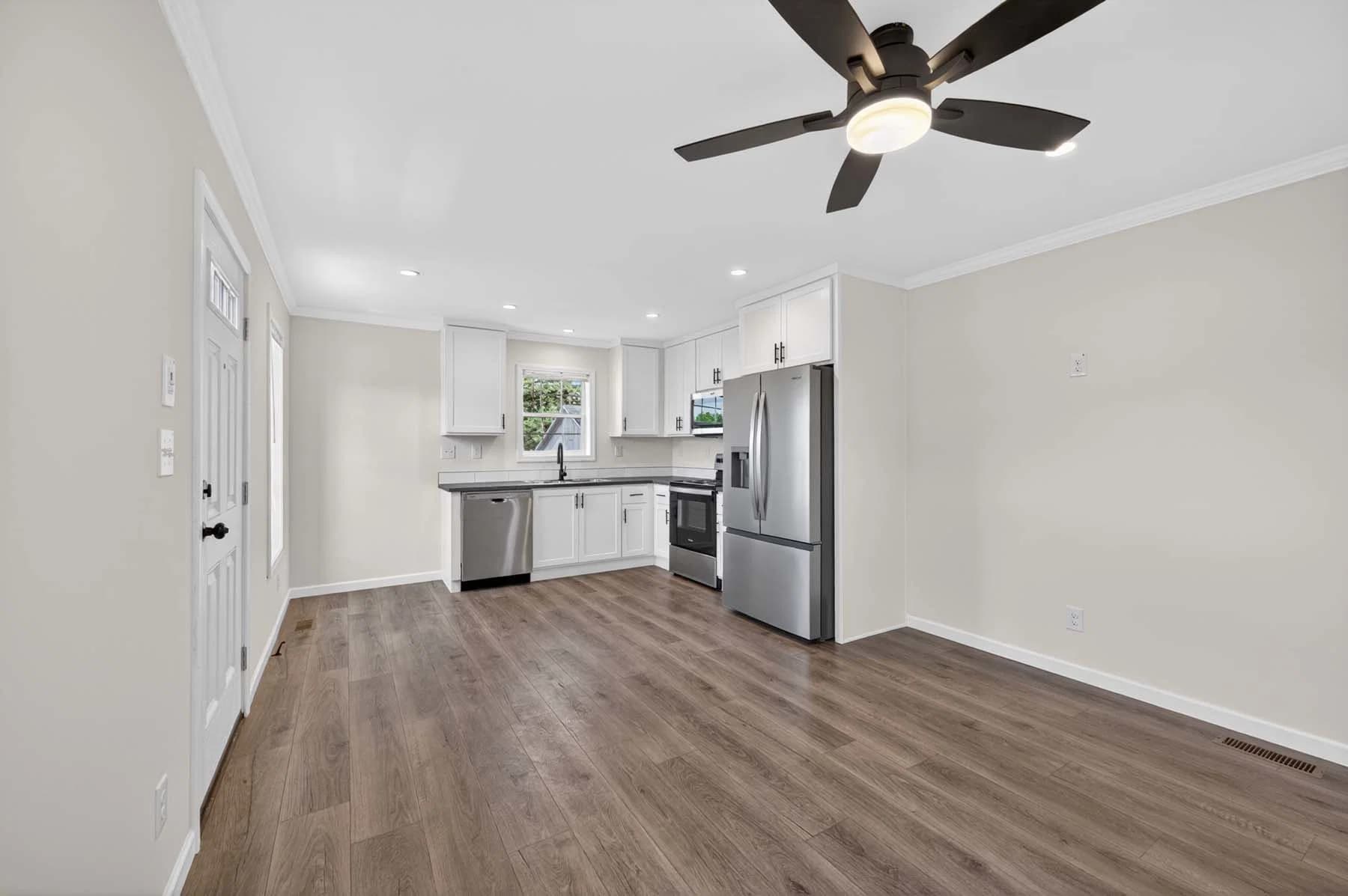Symphony 641 interior home features
